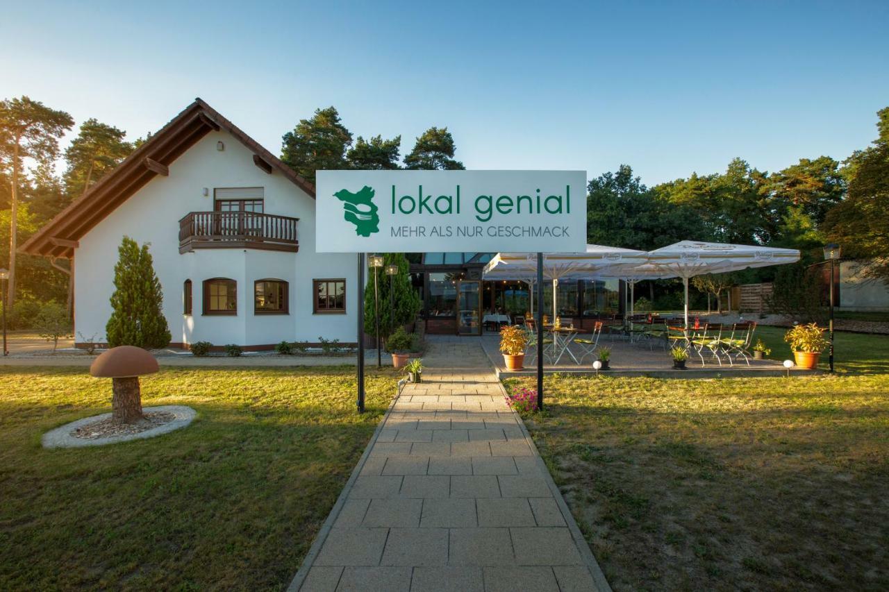 Lokal Genial Pension & Restaurant Beelitz Exterior photo