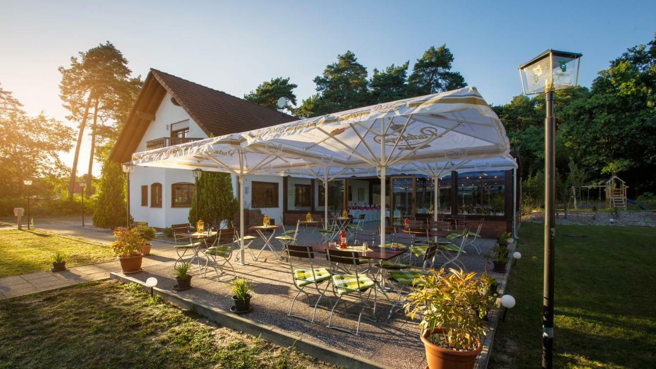 Lokal Genial Pension & Restaurant Beelitz Exterior photo
